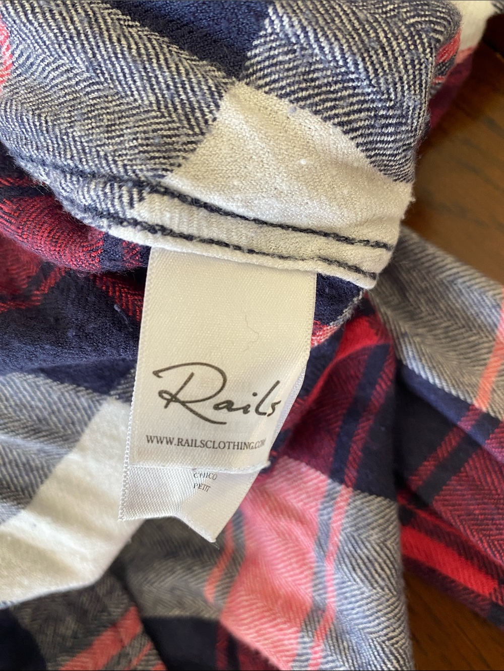 Rails Plaid Button Down Shirt Small Navy Red White Long Sleeve Flannel - Picture 10 of 11